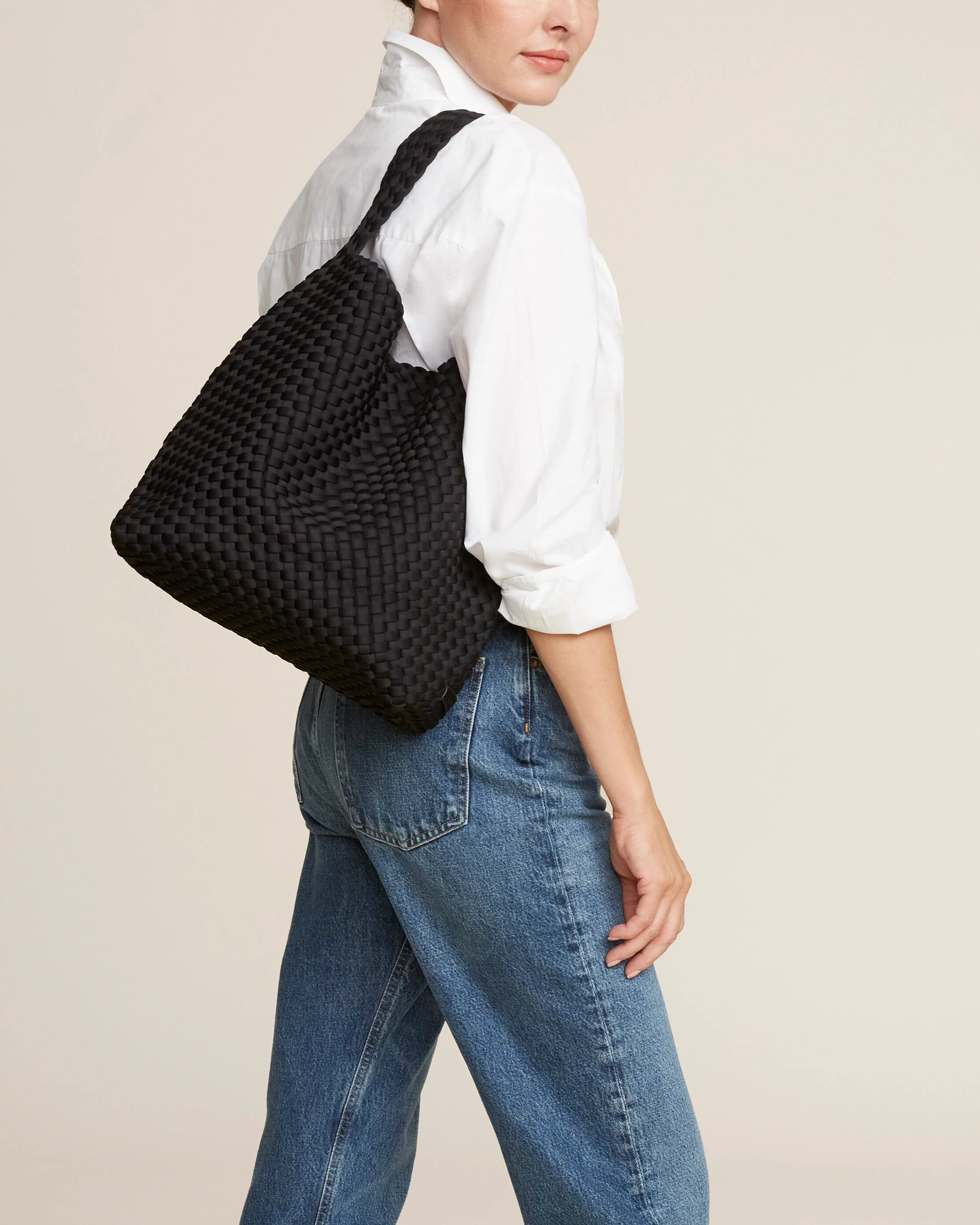 Nomad Medium Hobo | Onyx - Image 5